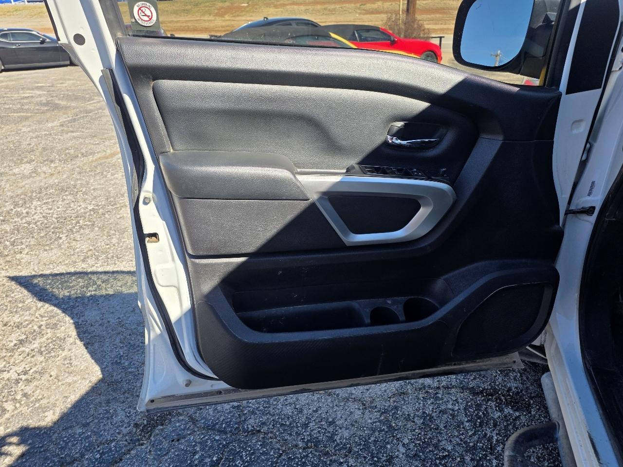 Nissan Titan 4x4 Crew Cab SV 2021