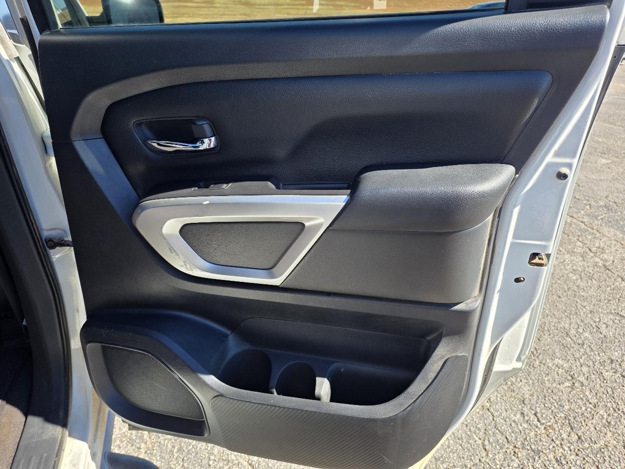 Nissan Titan 4x4 Crew Cab SV 2021