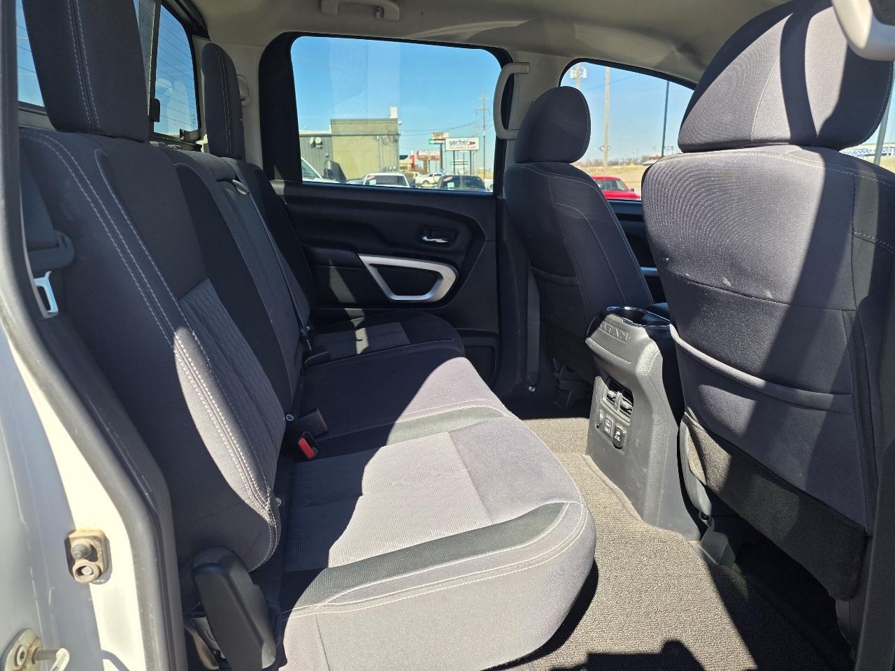 Nissan Titan 4x4 Crew Cab SV 2021