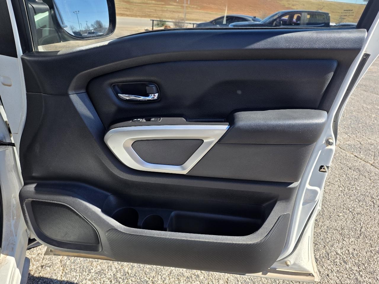 Nissan Titan 4x4 Crew Cab SV 2021