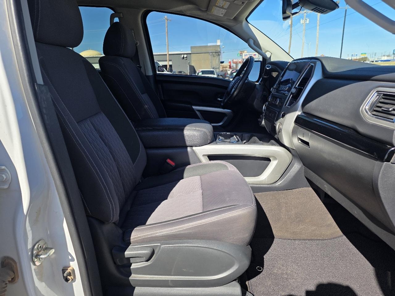 Nissan Titan 4x4 Crew Cab SV 2021