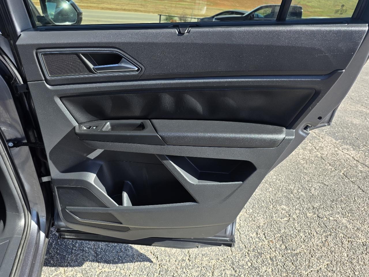 Volkswagen Atlas 3.6L V6 SE w/Technology FWD 2019