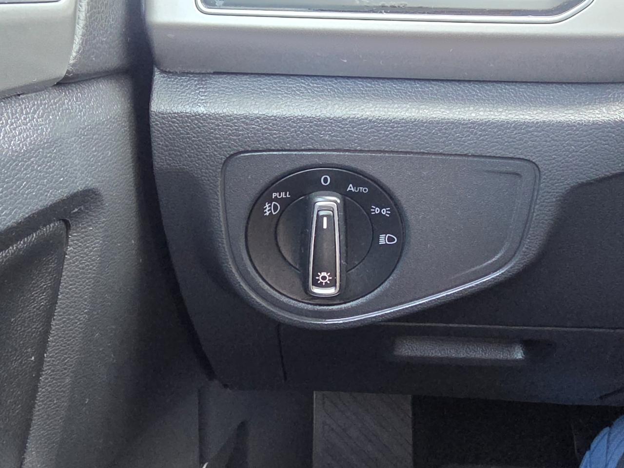 Volkswagen Atlas 3.6L V6 SE w/Technology FWD 2019