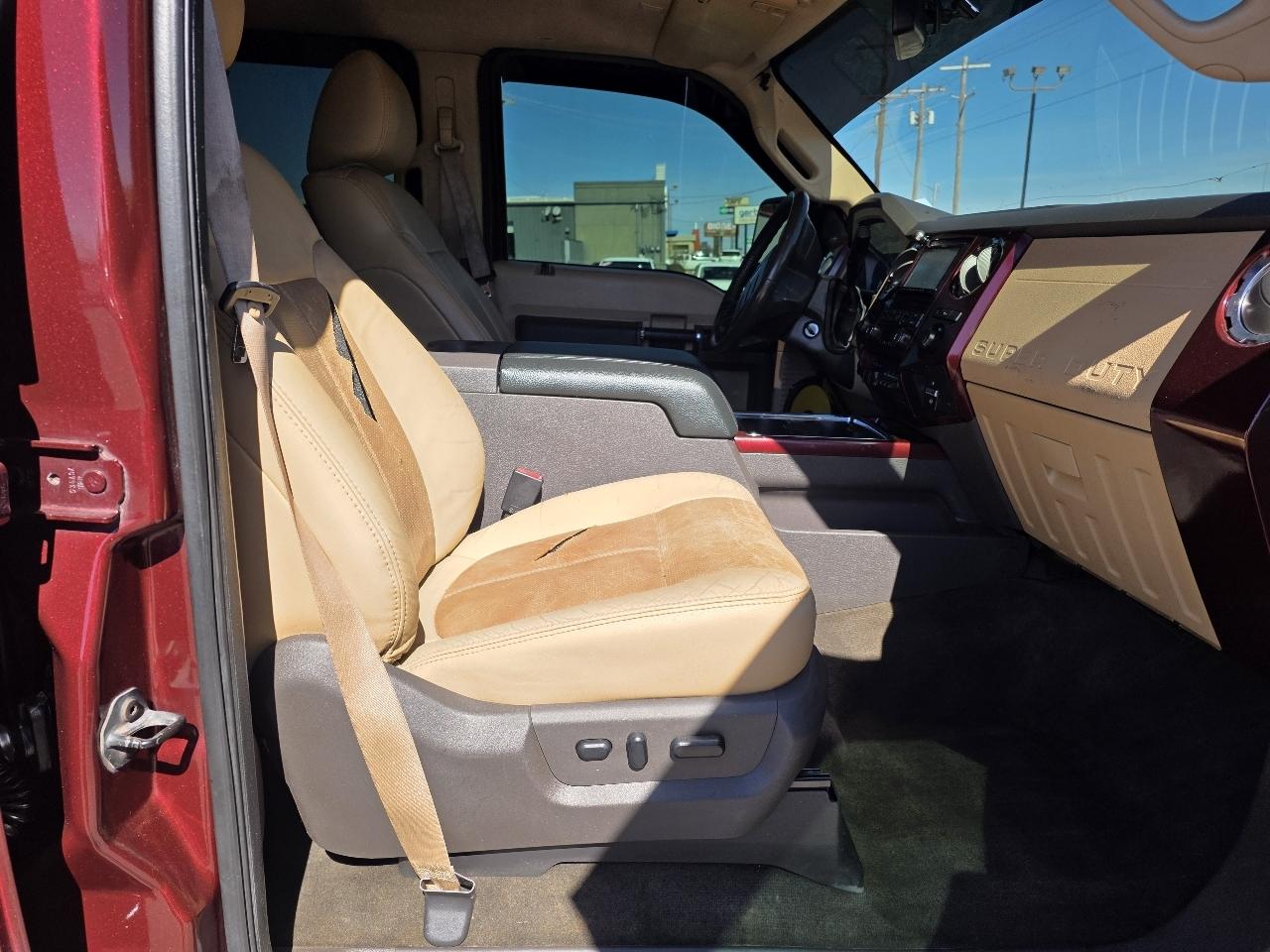 Ford Super Duty F-250 SRW 4WD Crew Cab 156" Lariat 2011