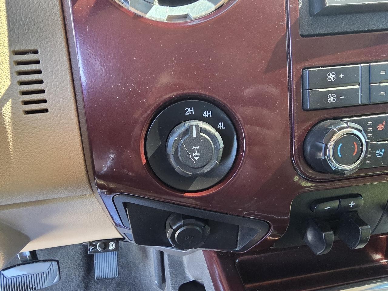 Ford Super Duty F-250 SRW 4WD Crew Cab 156" Lariat 2011