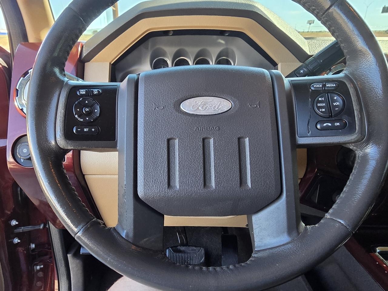 Ford Super Duty F-250 SRW 4WD Crew Cab 156" Lariat 2011