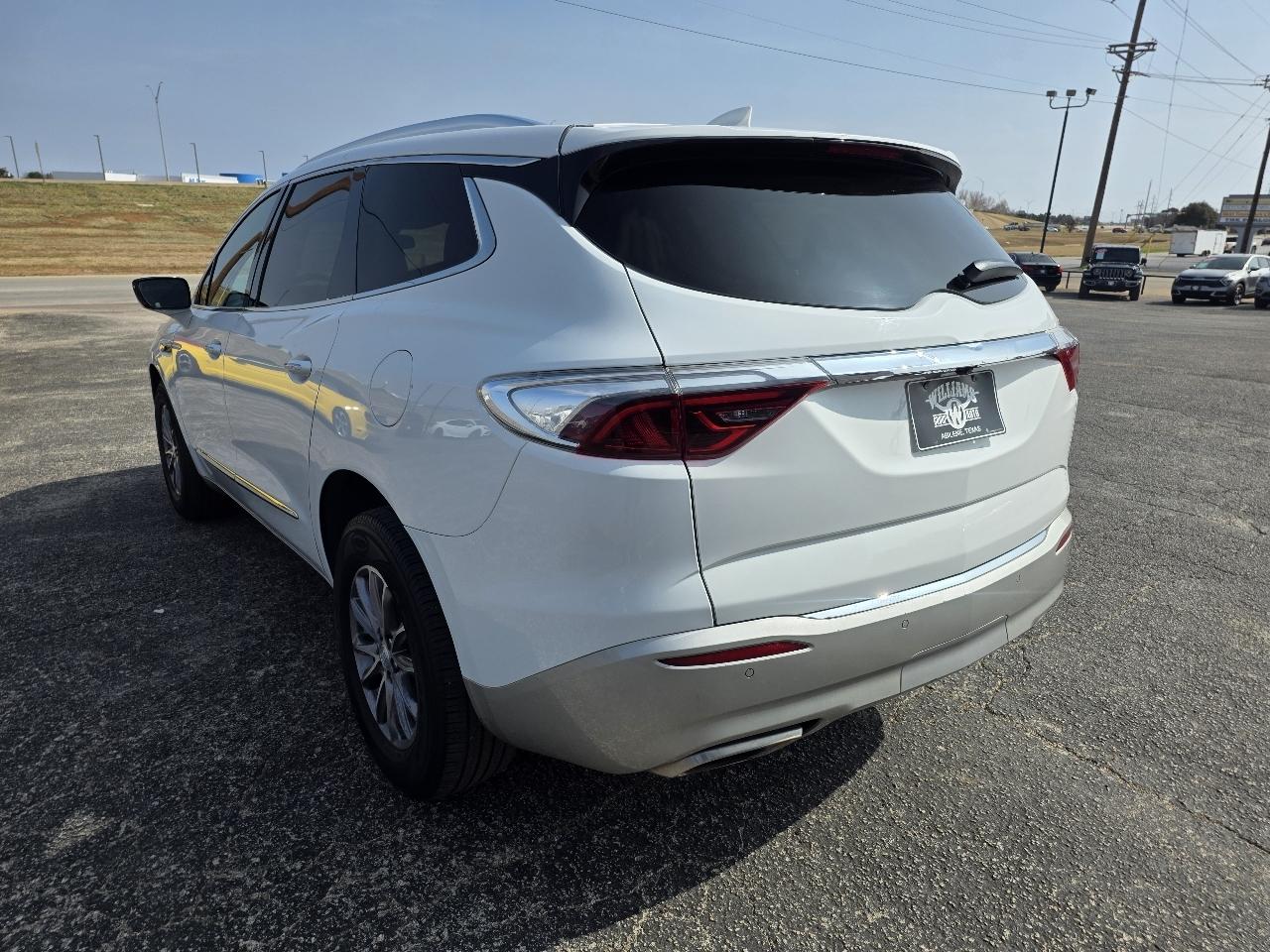 Buick Enclave FWD 4dr Essence 2022