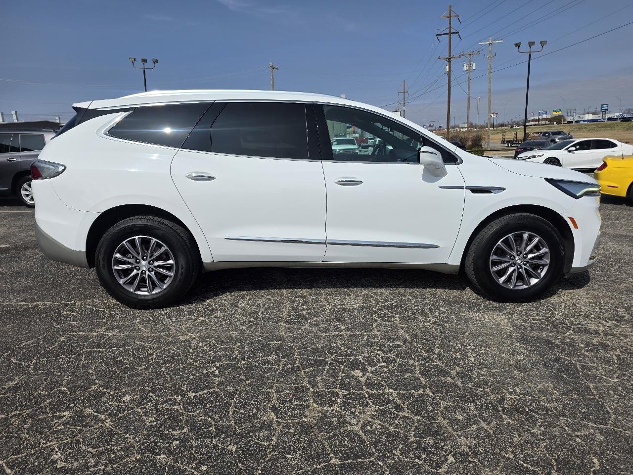 Buick Enclave FWD 4dr Essence 2022