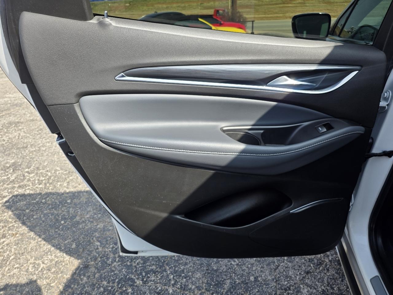 Buick Enclave FWD 4dr Essence 2022