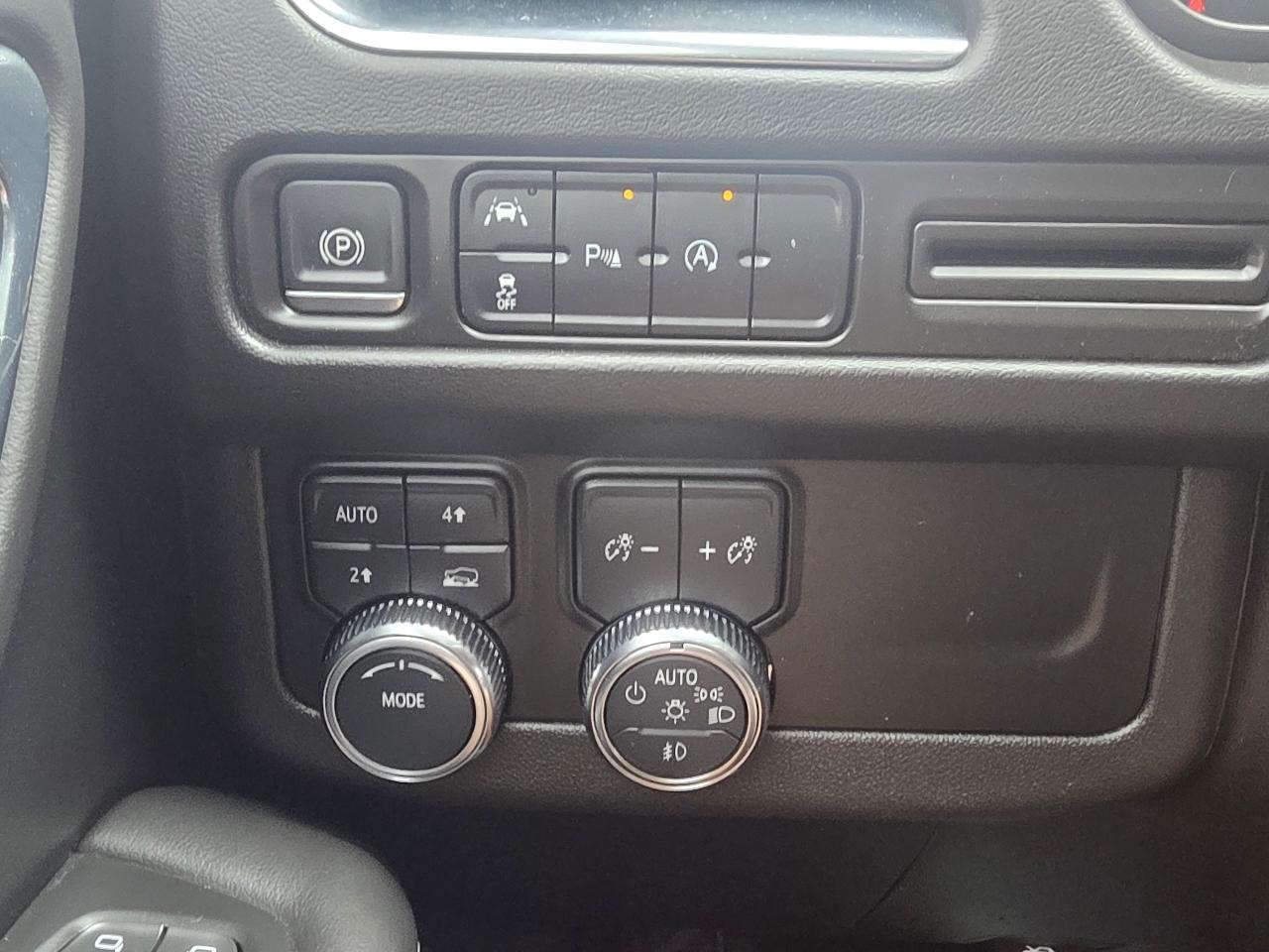 GMC Yukon XL 4WD 4dr SLT 2023