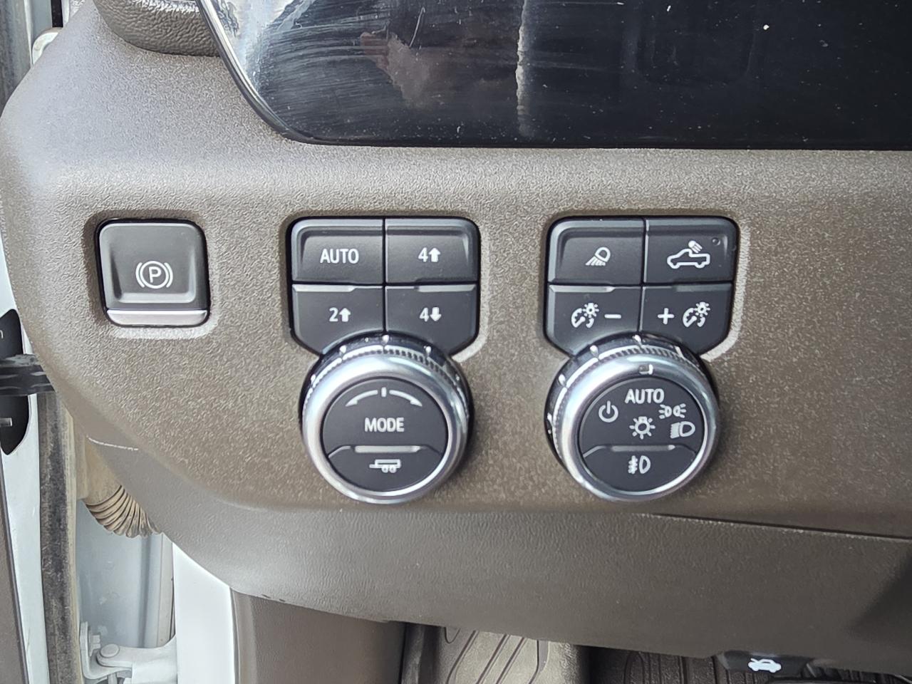 GMC Sierra 2500HD 4WD Crew Cab 159" SLT 2024