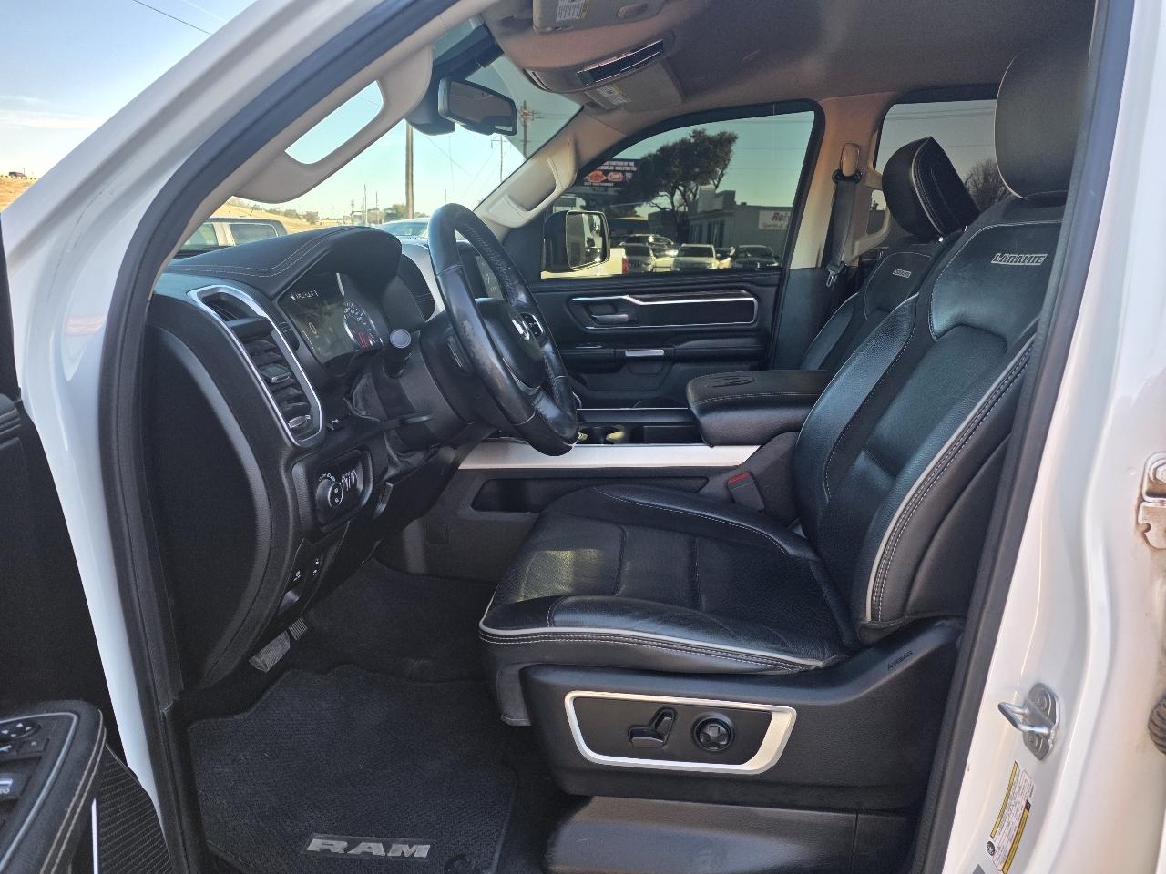 RAM 1500 Laramie 4x2 Crew Cab 5'7" Box 2019