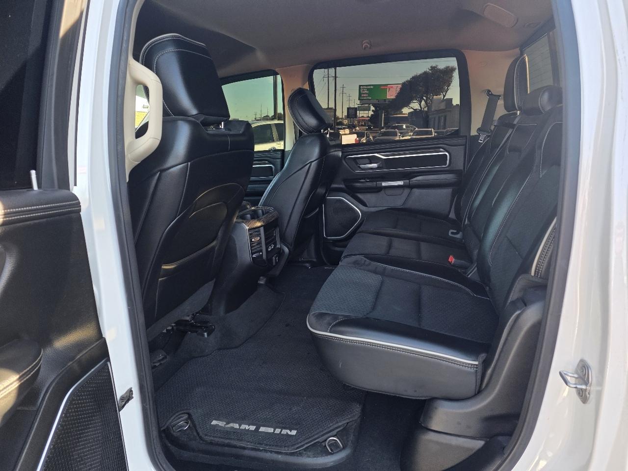 RAM 1500 Laramie 4x2 Crew Cab 5'7" Box 2019