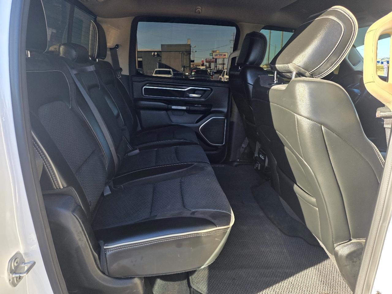 RAM 1500 Laramie 4x2 Crew Cab 5'7" Box 2019