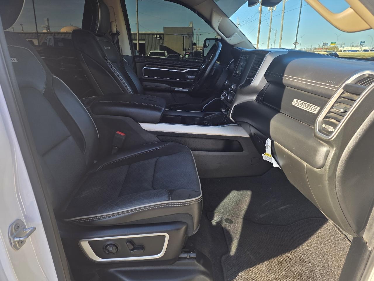 RAM 1500 Laramie 4x2 Crew Cab 5'7" Box 2019