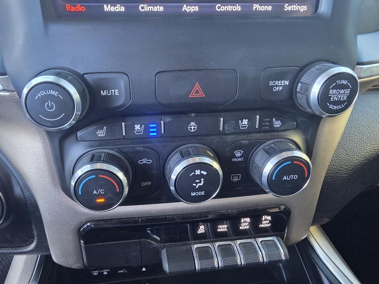 RAM 1500 Laramie 4x2 Crew Cab 5'7" Box 2019