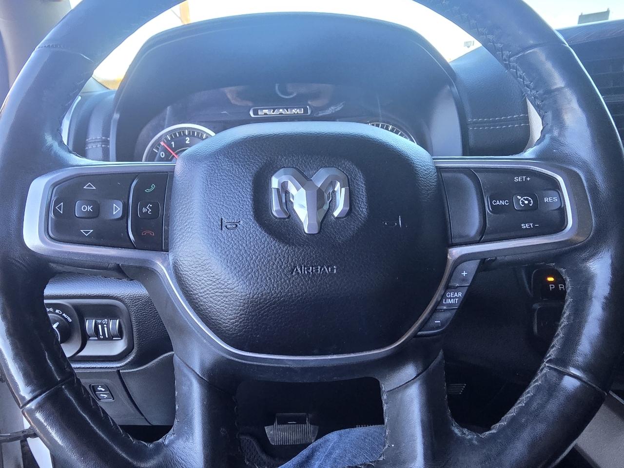 RAM 1500 Laramie 4x2 Crew Cab 5'7" Box 2019