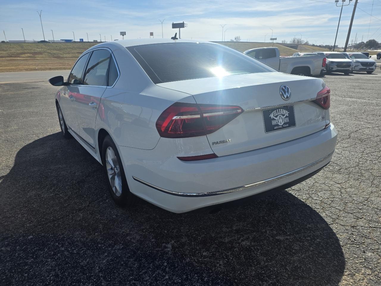 Volkswagen Passat 1.8T S Auto 2017