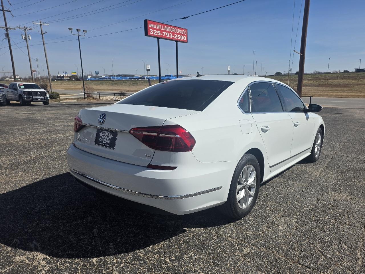 Volkswagen Passat 1.8T S Auto 2017