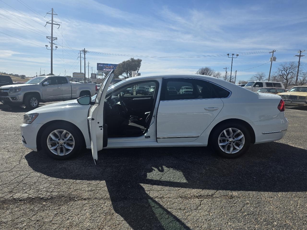 Volkswagen Passat 1.8T S Auto 2017