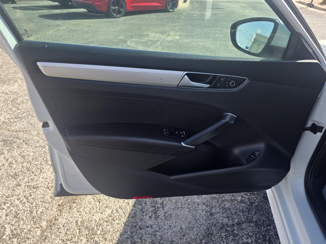 Volkswagen Passat 1.8T S Auto 2017