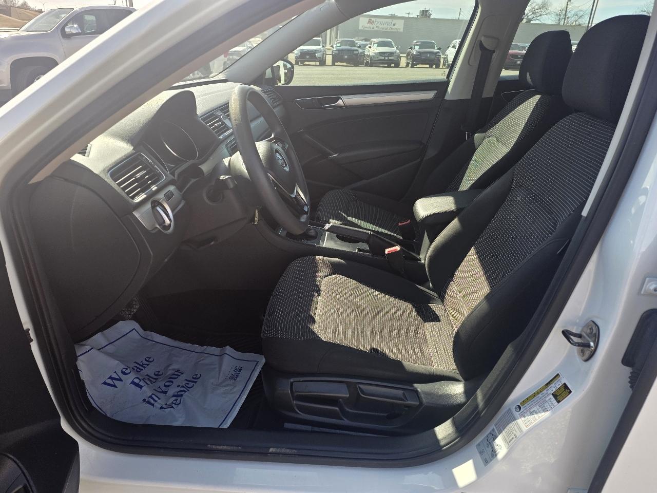 Volkswagen Passat 1.8T S Auto 2017