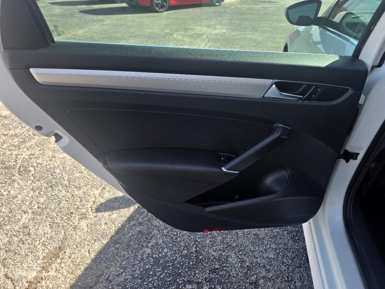 Volkswagen Passat 1.8T S Auto 2017