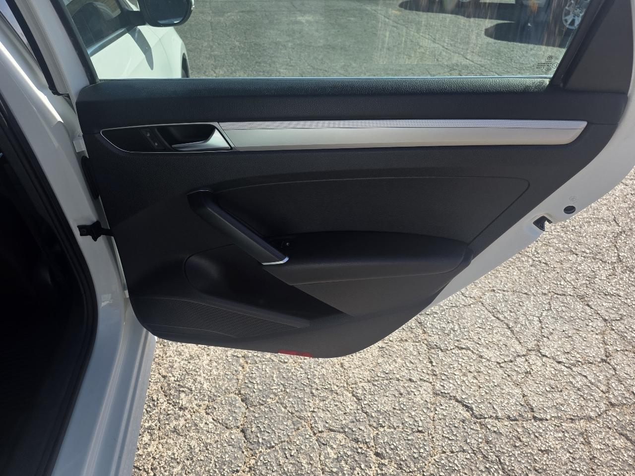 Volkswagen Passat 1.8T S Auto 2017