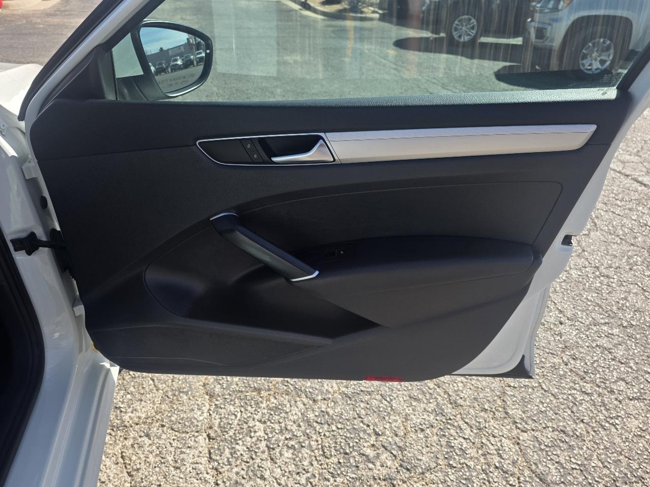 Volkswagen Passat 1.8T S Auto 2017