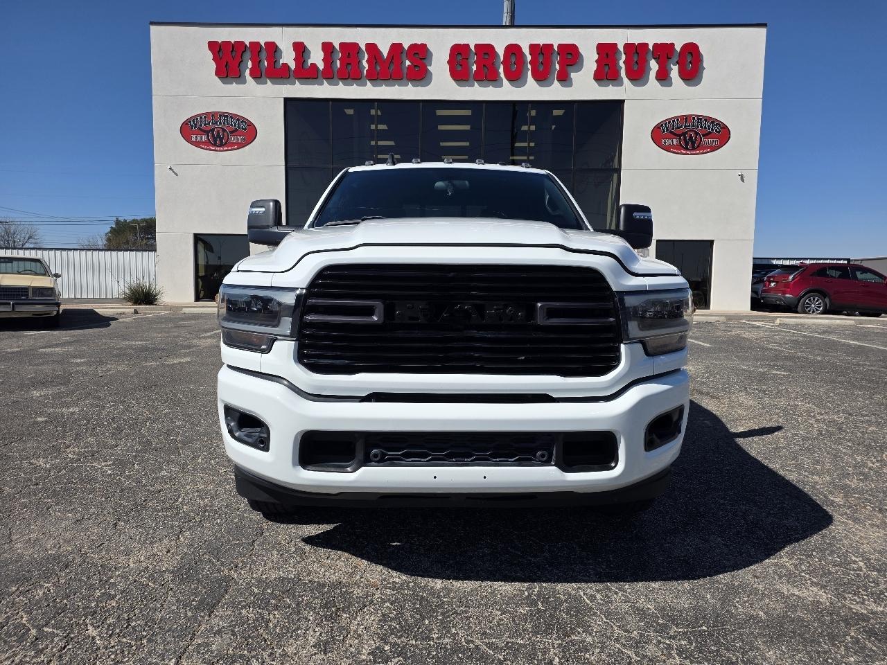 RAM 2500 Tradesman 4x4 Crew Cab 6'4" Box 2023