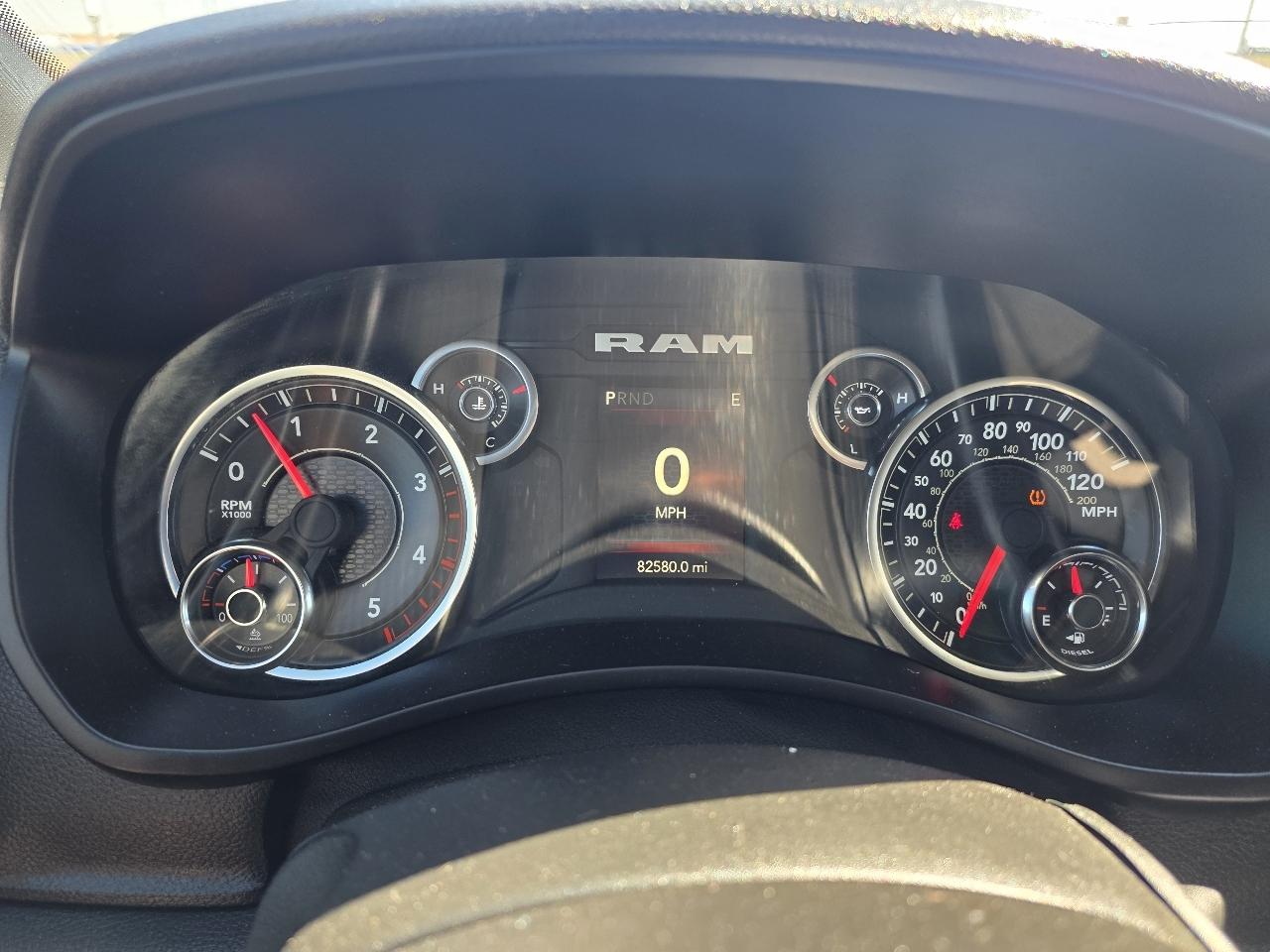 RAM 2500 Tradesman 4x4 Crew Cab 6'4" Box 2023