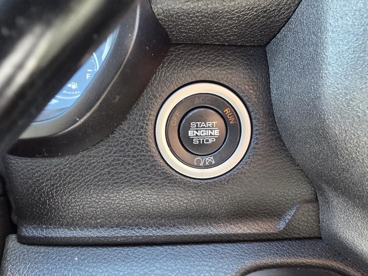 RAM 2500 Tradesman 4x4 Crew Cab 6'4" Box 2023