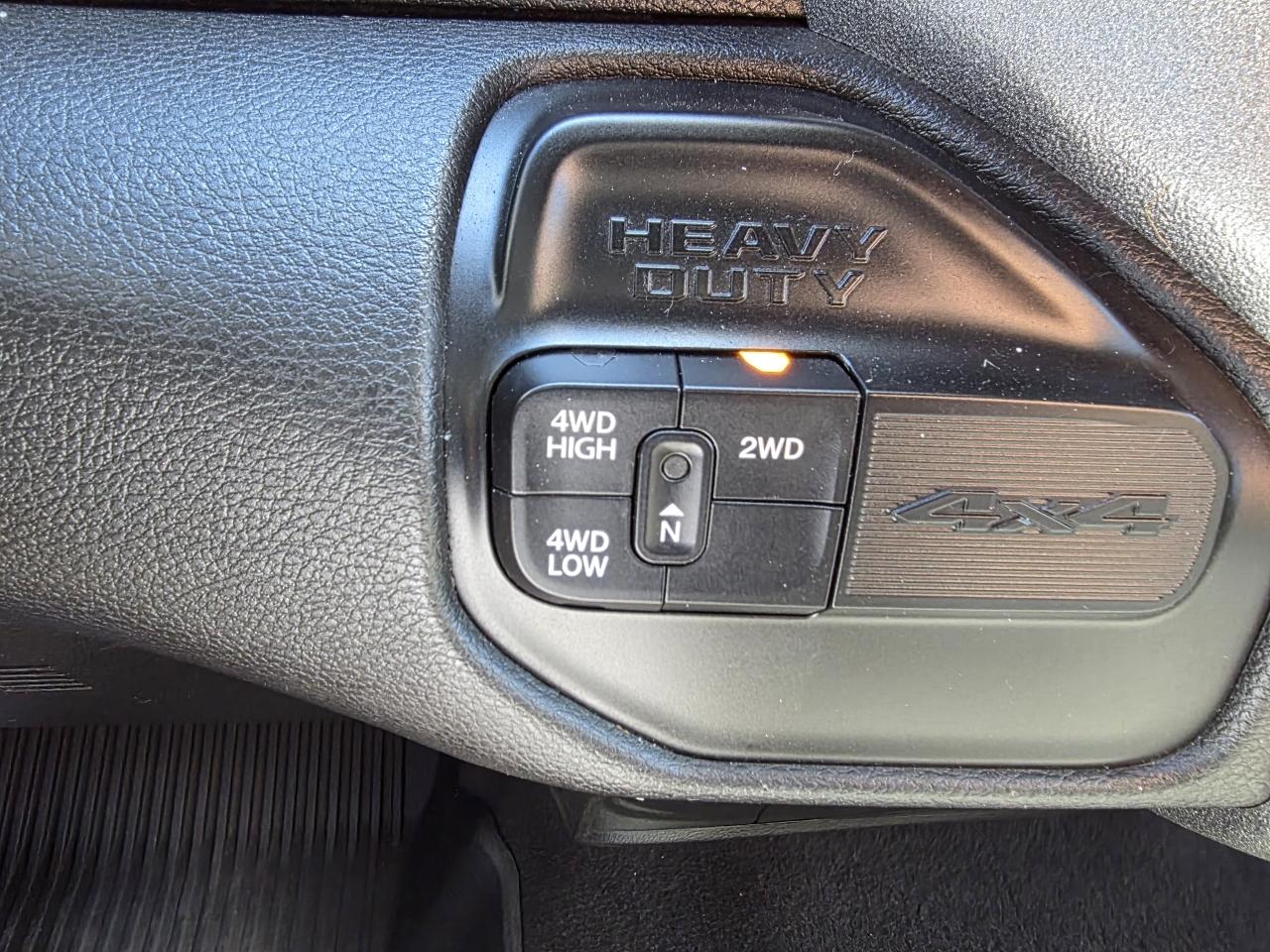 RAM 2500 Tradesman 4x4 Crew Cab 6'4" Box 2023