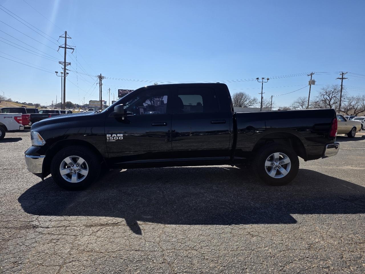 RAM 1500 Classic SLT 4x2 Crew Cab 5'7" Box 2021