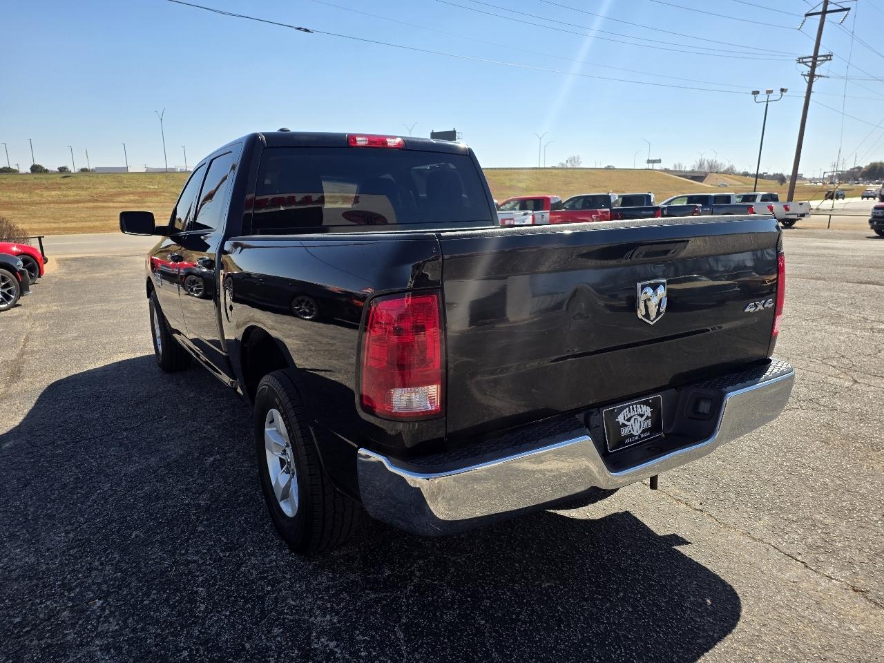 RAM 1500 Classic SLT 4x2 Crew Cab 5'7" Box 2021