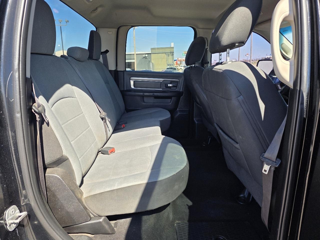 RAM 1500 Classic SLT 4x2 Crew Cab 5'7" Box 2021