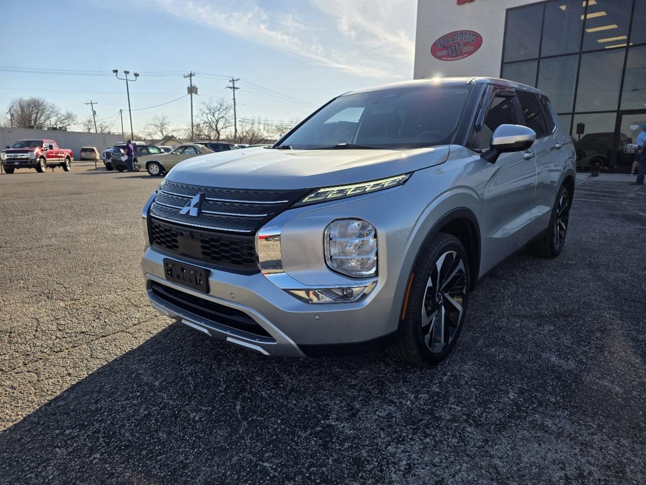 Mitsubishi Outlander SE FWD 2023