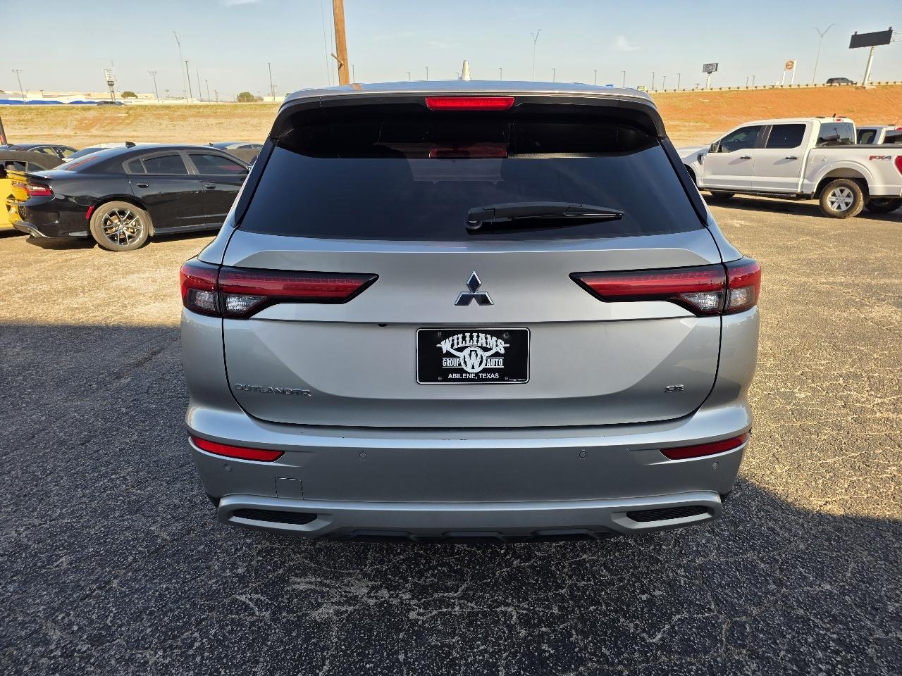 Mitsubishi Outlander SE FWD 2023