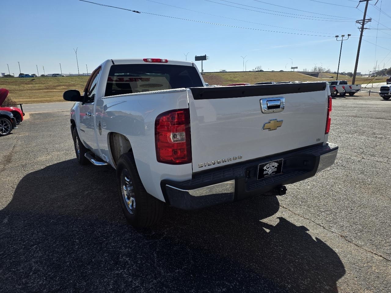Chevrolet Silverado 1500 2WD Reg Cab 119.0" Work Truck 2011