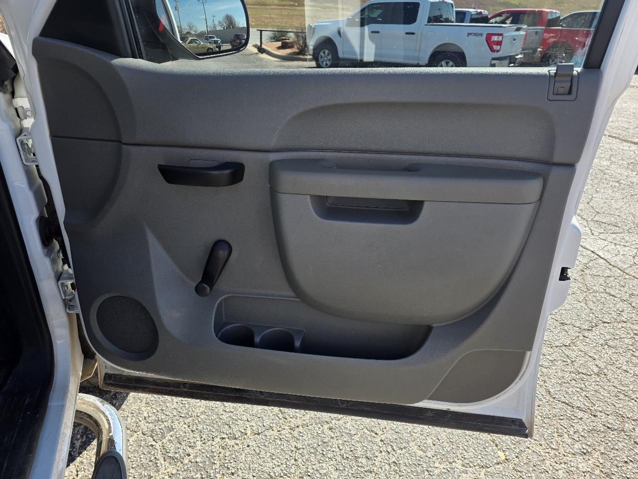 Chevrolet Silverado 1500 2WD Reg Cab 119.0" Work Truck 2011