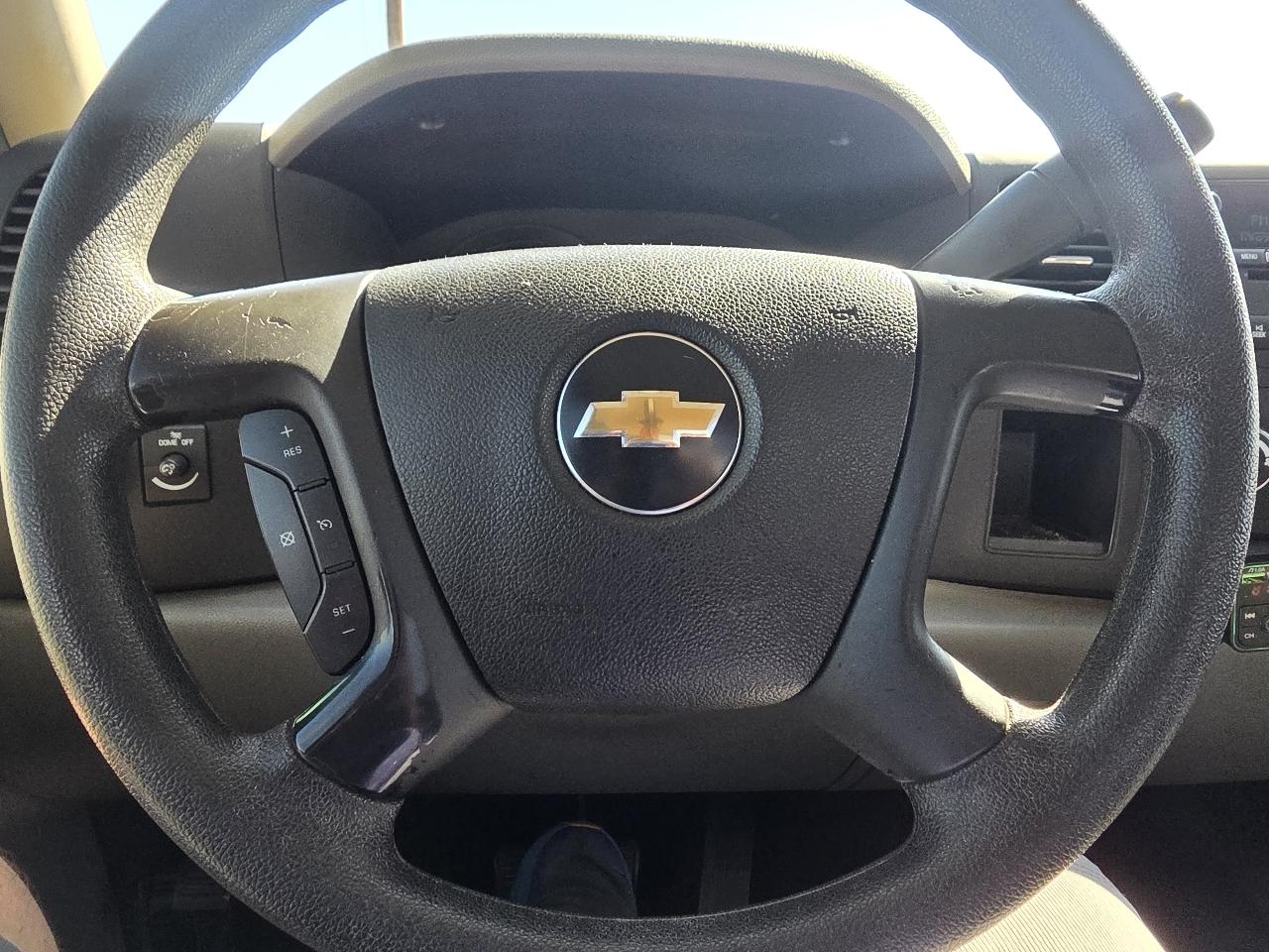 Chevrolet Silverado 1500 2WD Reg Cab 119.0" Work Truck 2011