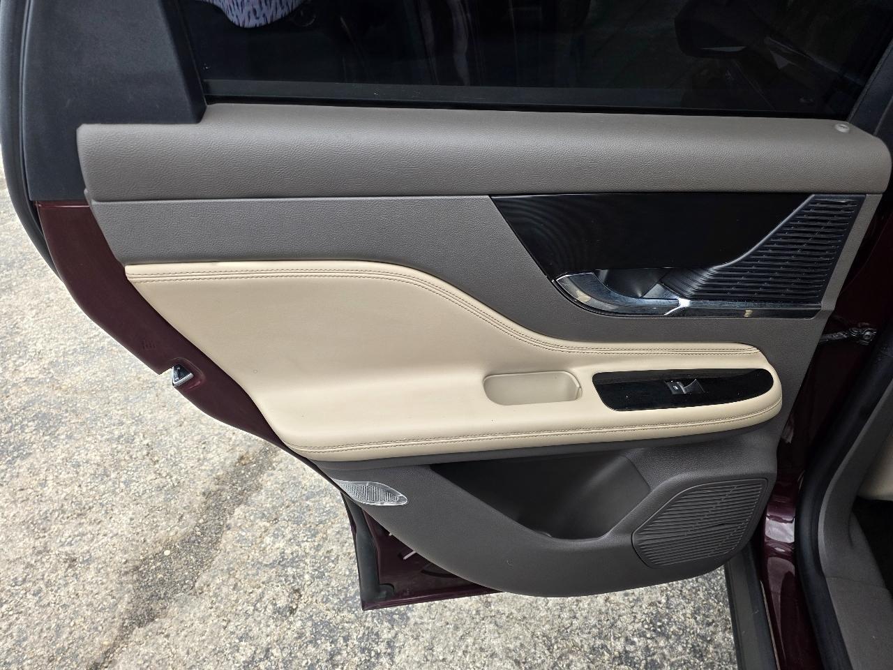 Lincoln Corsair Standard FWD 2020