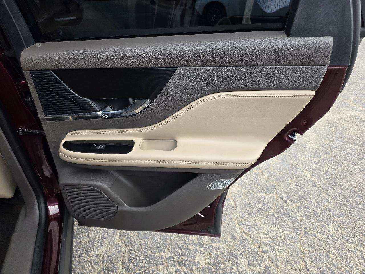 Lincoln Corsair Standard FWD 2020