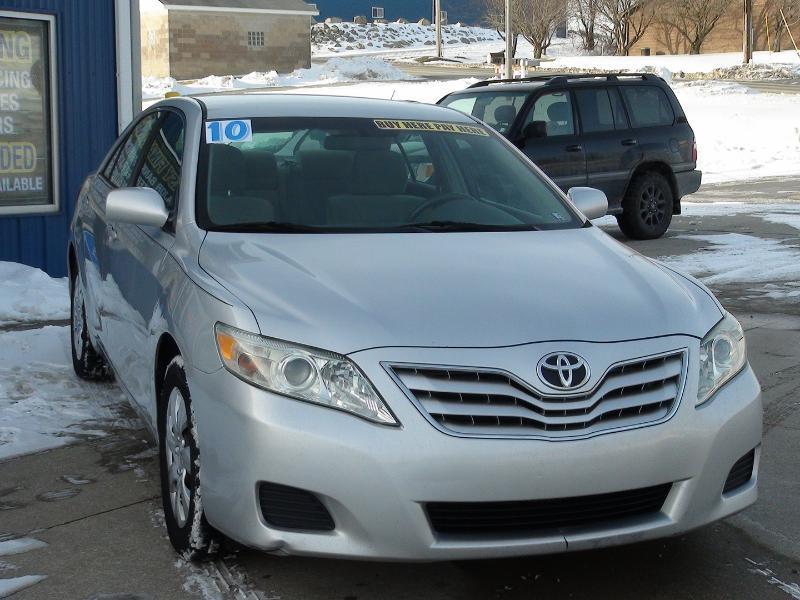 Toyota Camry SE 6-Spd AT 2010