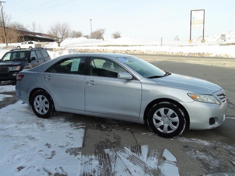 Toyota Camry SE 6-Spd AT 2010