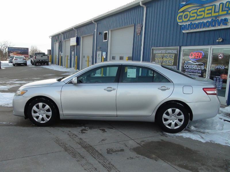 Toyota Camry SE 6-Spd AT 2010