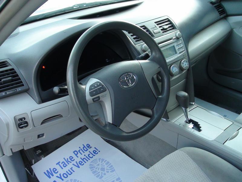 Toyota Camry SE 6-Spd AT 2010