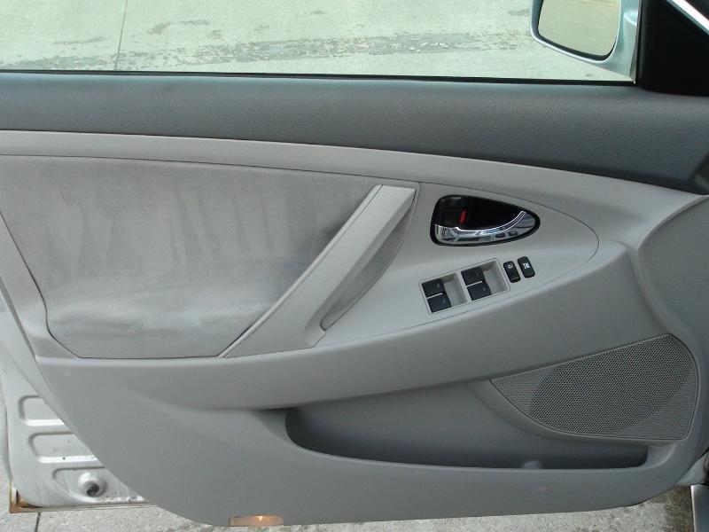 Toyota Camry SE 6-Spd AT 2010