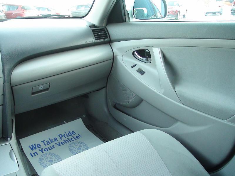 Toyota Camry SE 6-Spd AT 2010