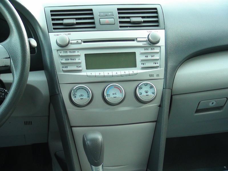 Toyota Camry SE 6-Spd AT 2010